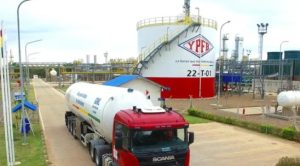 FISCALÍA IMPUTA AL EXGERENTE DE YPFB Y CINCO EXFUNCIONARIOS POR PRESUNTO SOBREPRECIO DE IMPORTACIÓN DE COMBUSTIBLE CON BOTRADING